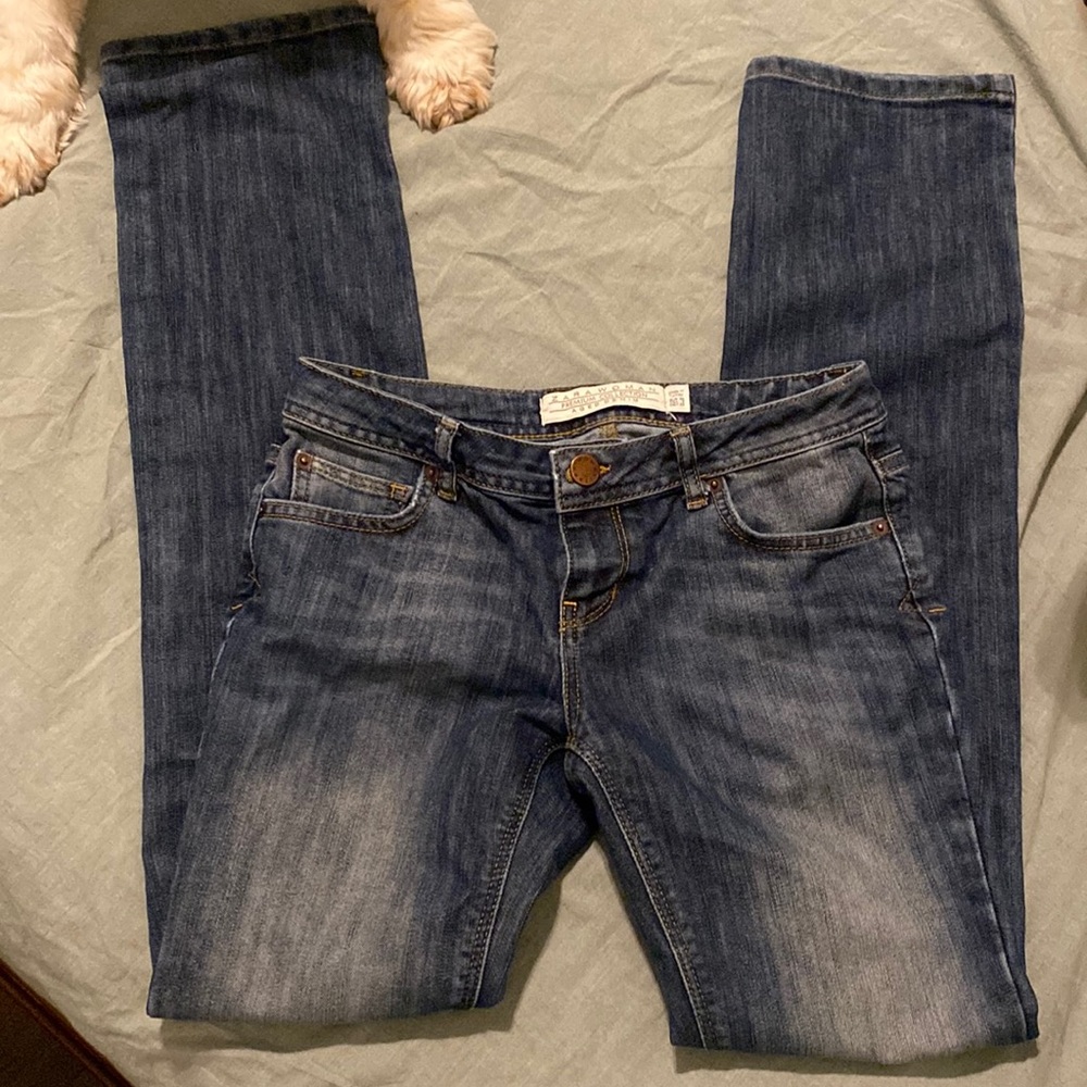 Zara Woman JEANS - Sz 4 dark wash, mid rise, straight leg